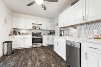 373-375-375 3rd St in Jersey City, NJ - Building Photo - Building Photo