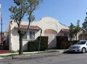 The Locust Avenue Apartments in Long Beach, CA - Building Photo - Building Photo