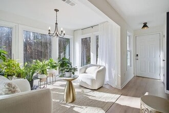 1407 Vicksburg Pl in Atlanta, GA - Foto de edificio - Building Photo