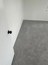 501 SE Claremont St in Lee's Summit, MO - Foto de edificio - Building Photo