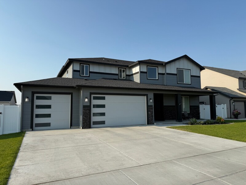 4712 W Merlin St in Moses Lake, WA - Building Photo