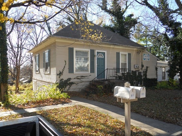 913 Claflin Rd, Unit 1