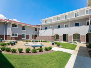 Hampton River Villas in Hampton, VA - Foto de edificio - Building Photo