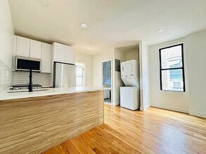 172 Utica Ave, Unit 2 in Brooklyn, NY - Building Photo - Building Photo