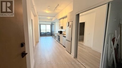 2920 Hwy 7 in Vaughan, ON - Building Photo - Building Photo