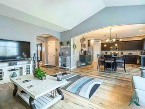 3179 Beatrice Ave SE in Albany, OR - Building Photo - Building Photo