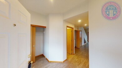 14266 SE Princeton Village Way in Clackamas, OR - Building Photo - Building Photo