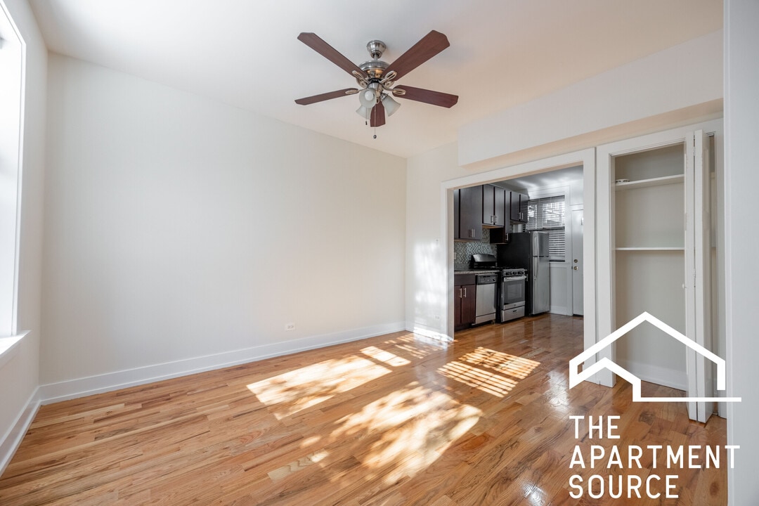 3904 N Janssen Ave, Unit 2 in Chicago, IL - Building Photo