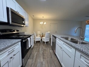 Taylor Pointe Apartments in Chesapeake, VA - Foto de edificio - Building Photo