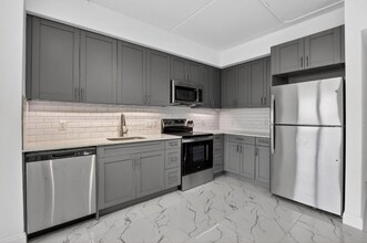 350 W Hidden Valley Blvd in Boca Raton, FL - Building Photo - Building Photo