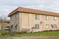 Los Olivos Apartments in Firebaugh, CA - Foto de edificio - Building Photo