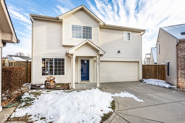 700 Mountain Pine Dr in Greenwood, IN - Building Photo - Building Photo