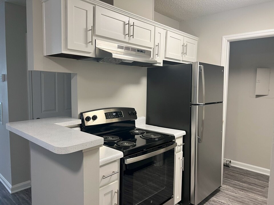 3718 West Ave in Greensboro, NC - Building Photo