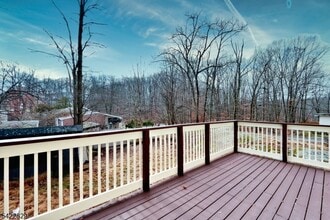 422 Brown Trail in Hopatcong, NJ - Building Photo - Building Photo