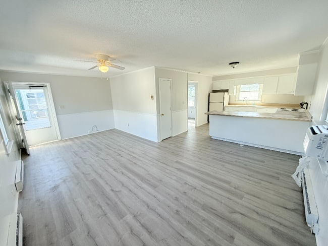 120 N Pinewood Dr in Surfside Beach, SC - Building Photo - Building Photo