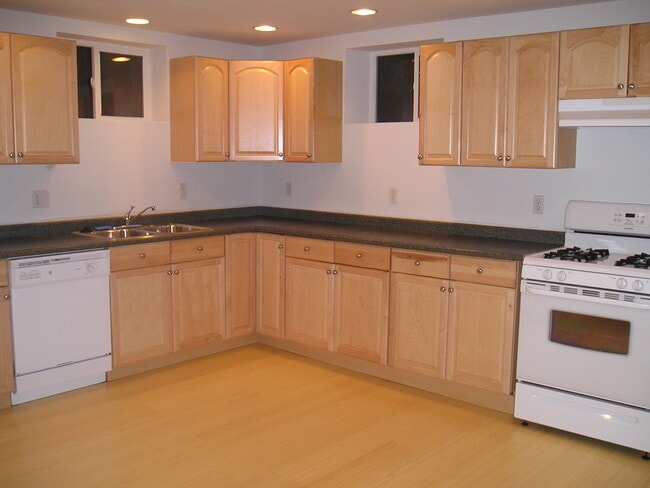 5329 9th Ave NE in Seattle, WA - Foto de edificio - Building Photo