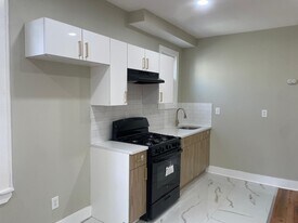 293-295 Weequahic Ave in Newark, NJ - Building Photo