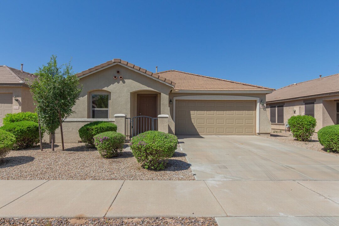 21829 E Puesta Del Sol in Queen Creek, AZ - Foto de edificio