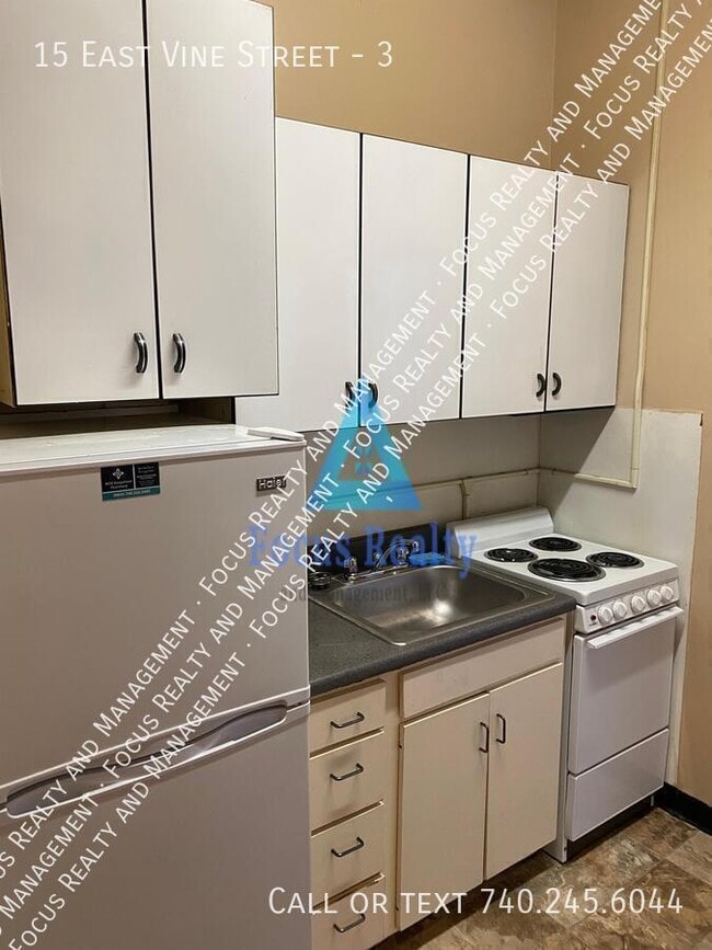 15 E Vine St in Mount Vernon, OH - Building Photo - Building Photo