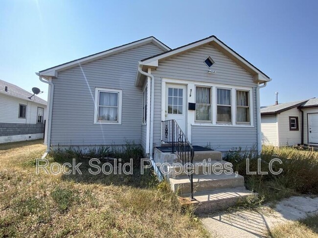 property at 519 E 7th St