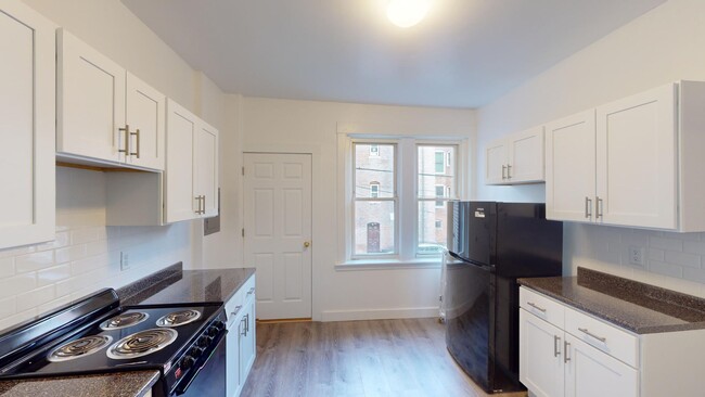 1383 Commonwealth Ave, Unit A in Boston, MA - Building Photo - Building Photo