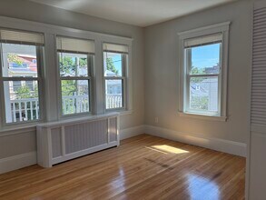 32 Matchett St, Unit 2 in Boston, MA - Building Photo - Building Photo