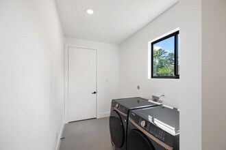 1420 Primrose St in Conroe, TX - Foto de edificio - Building Photo