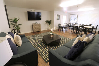 West Creek Villas Apartment Homes in Lompoc, CA - Building Photo - Building Photo