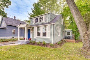 1518 Riverside Ave in St. Charles, IL - Building Photo