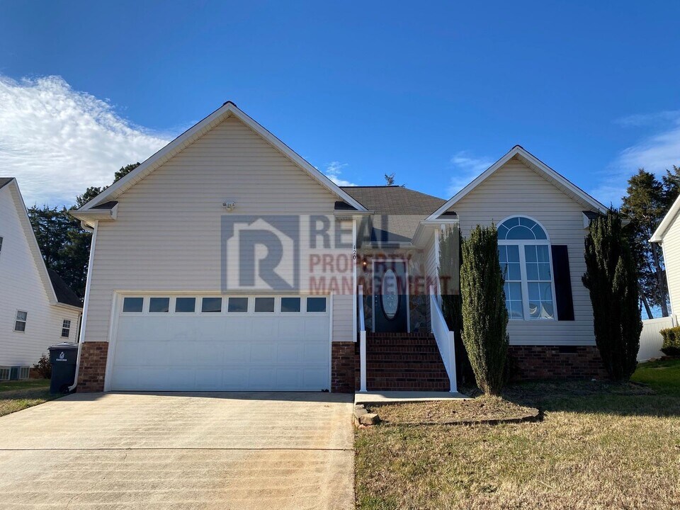 120 Sedge Meadow Dr in Winston-Salem, NC - Building Photo