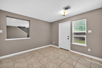 5615 W Harrow Dr in Houston, TX - Building Photo - Building Photo