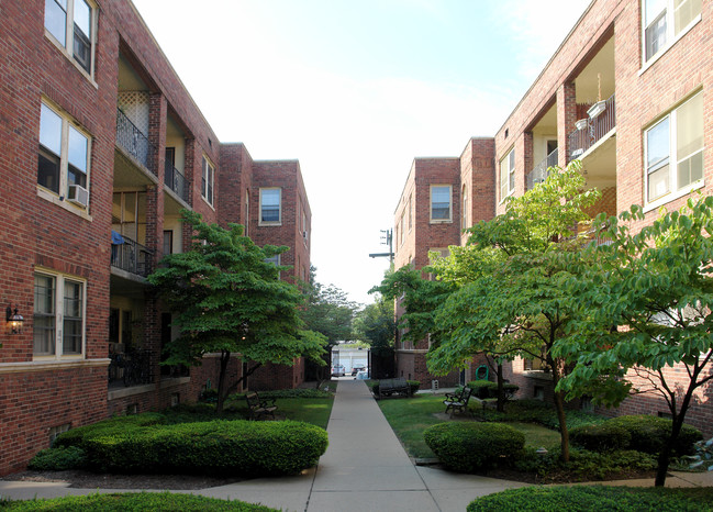 Windsor Arms Apartments in Columbus, OH - Building Photo - Building Photo