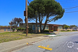 Hunters Point East in San Francisco, CA - Building Photo - Building Photo