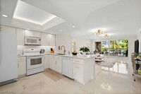 9103 Vanderbilt Dr in Naples, FL - Building Photo - Building Photo