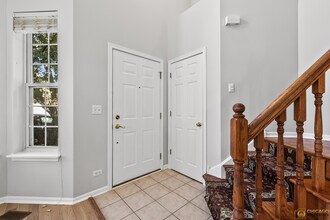 600 Creekside Cir in Gurnee, IL - Building Photo - Building Photo