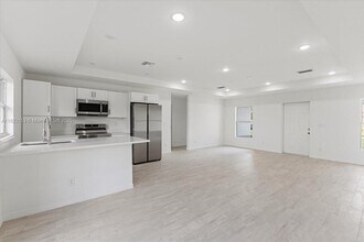 917 Hepburn Ave in Lehigh Acres, FL - Building Photo - Building Photo
