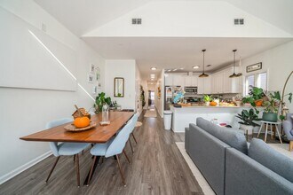 62 Hutton St in Jersey City, NJ - Building Photo - Building Photo