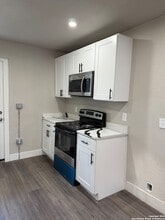 1011 Canton in San Antonio, TX - Building Photo - Building Photo