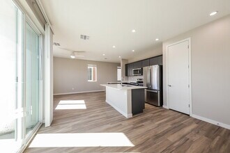 14251 N 7th St in Phoenix, AZ - Building Photo - Building Photo