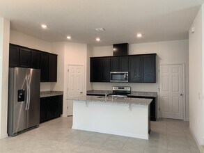 10360 Austrina Oak Lp in Winter Garden, FL - Building Photo - Building Photo