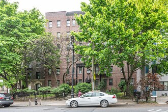 1616 Beverley Rd in Brooklyn, NY - Foto de edificio - Building Photo