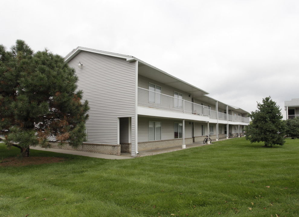 Westchester in Omaha, NE - Foto de edificio