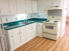 2323 Crestmont Ave, Unit 2323 Crestmont in Charlottesville, VA - Building Photo - Building Photo