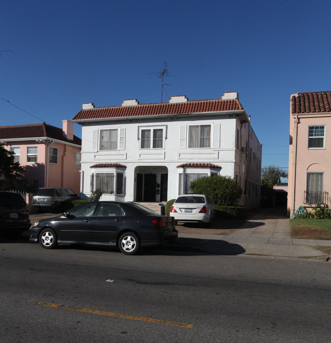 1153 N Edgemont St in Los Angeles, CA - Building Photo - Building Photo