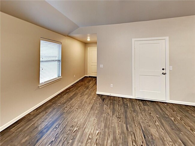 11516 Keystone Cir in Oklahoma City, OK - Building Photo - Building Photo