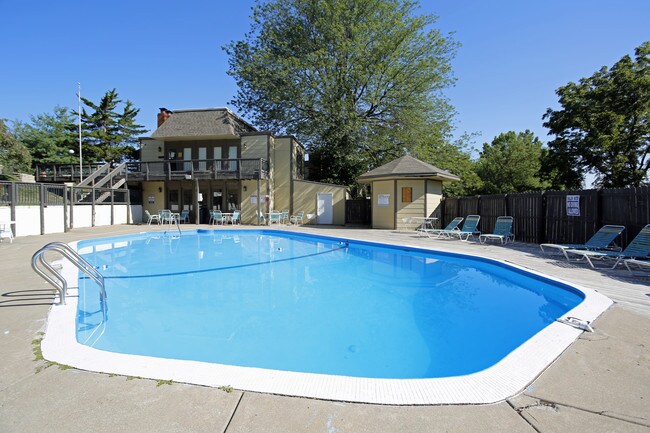 The Bluffs in Gladstone, MO - Foto de edificio - Building Photo