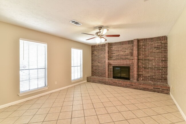 15515 Windy Cove Dr in Houston, TX - Building Photo - Building Photo