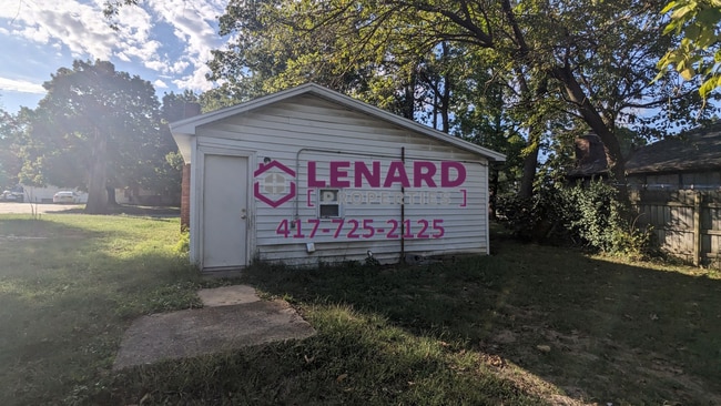 1024 S Lillian Ave in Bolivar, MO - Building Photo - Building Photo