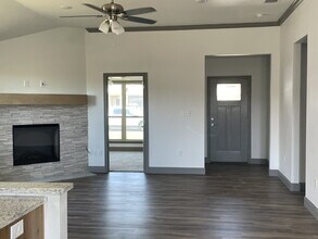 7215 23rd St in Lubbock, TX - Building Photo - Building Photo