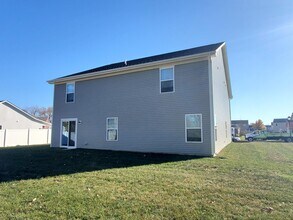 15 Clinchfield Ct in New Lebanon, OH - Building Photo - Building Photo